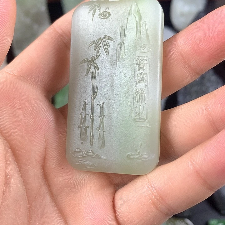 未镶嵌和田玉挂件璞*