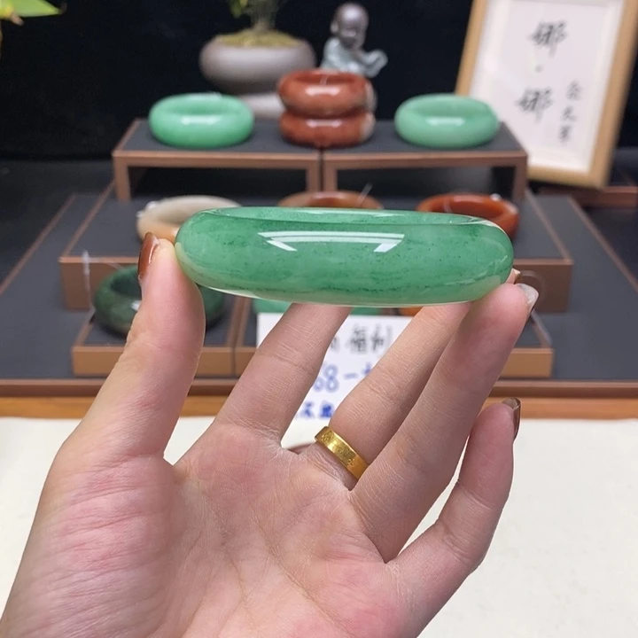 九***麻石英质玉未镶嵌佘