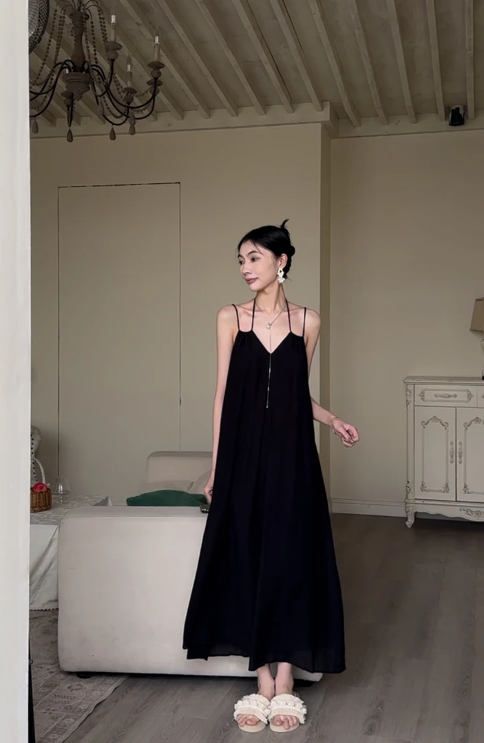 MFN【悸动】法式气质显瘦挂脖淑女风吊带裙