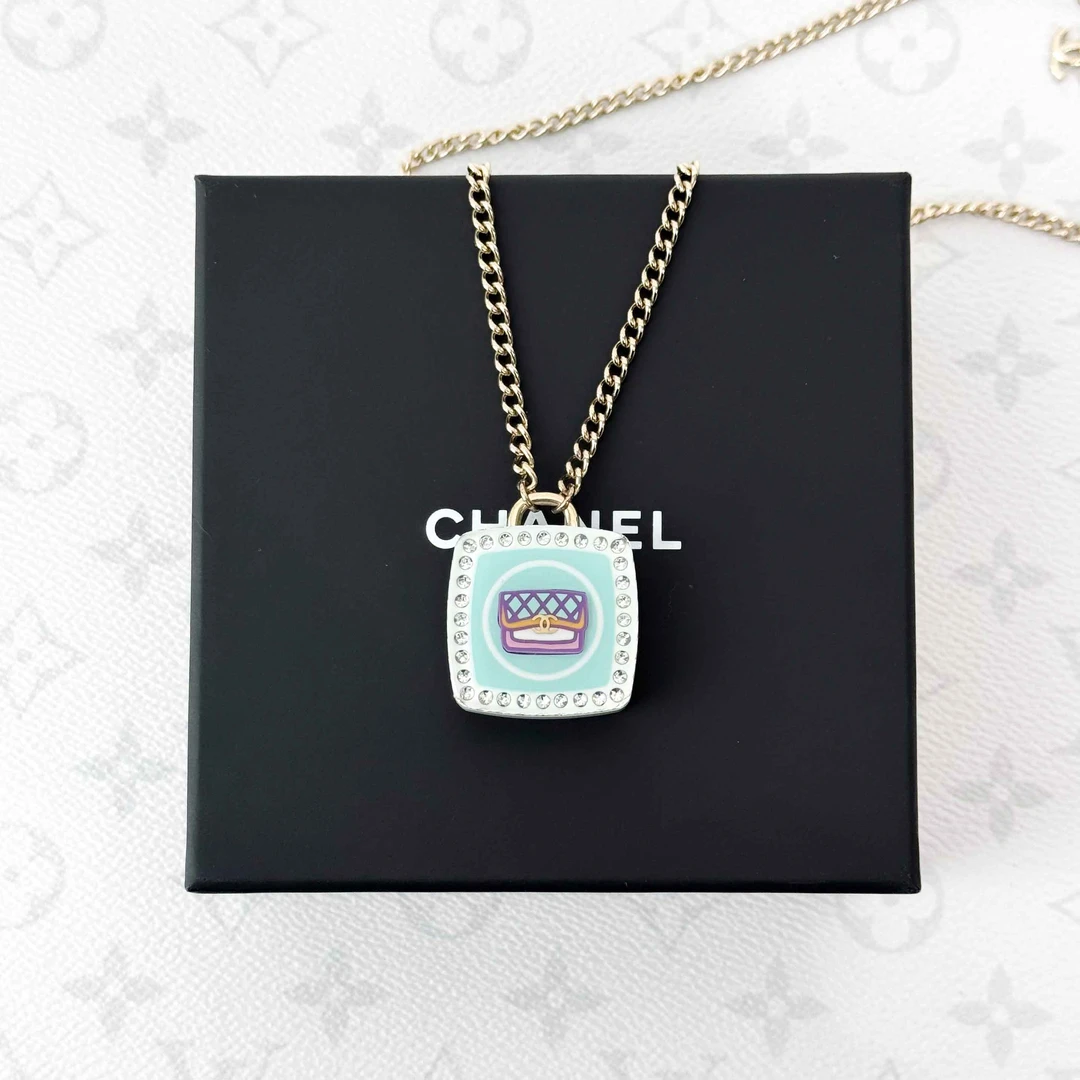 99新 Chanel/香奈儿 24C冰蓝色镶钻亚克力双面图案项链