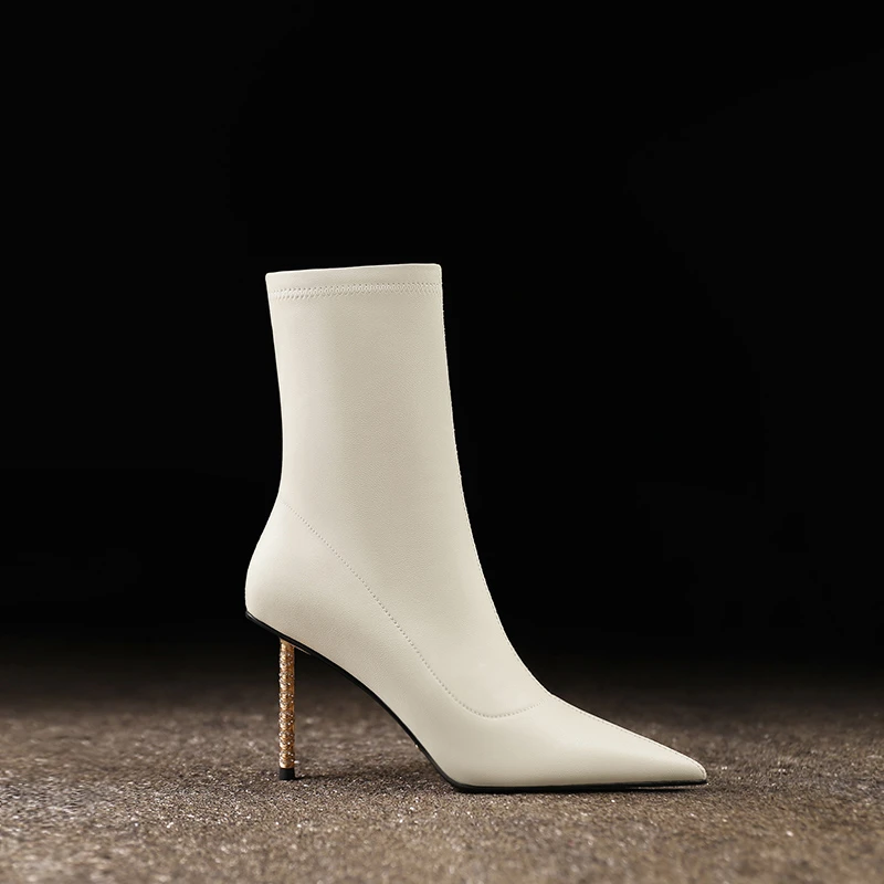 白色气质短靴时髦细高跟女靴子秋冬季新款显瘦袜靴百搭尖头弹力靴