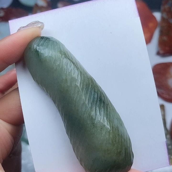 翡翠颈饰未镶嵌天然