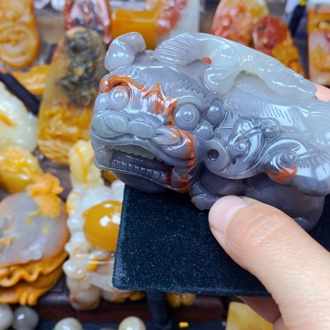 石英质玉（黄龙玉）未镶嵌颈饰