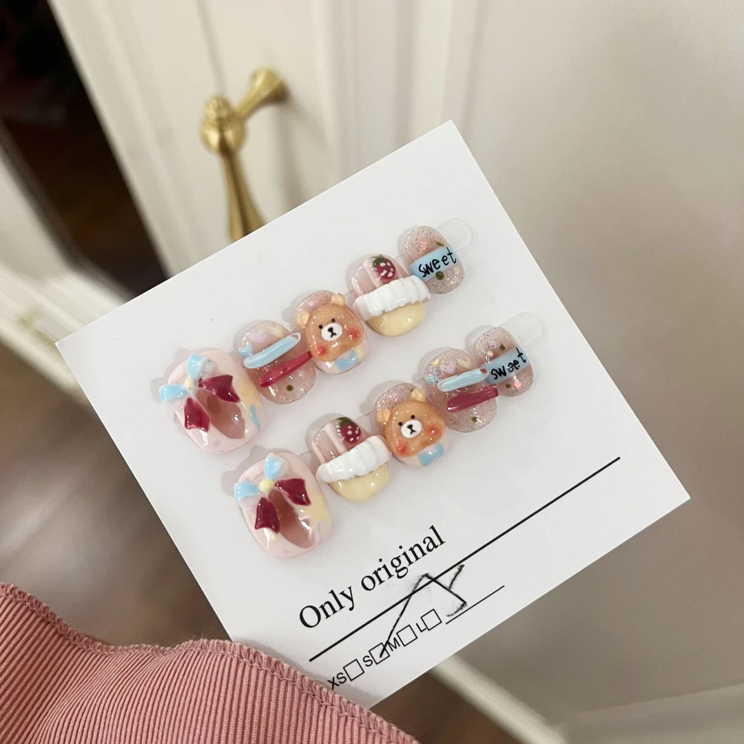 夏季穿戴甲手工制作卡通可爱小熊个性小众高级感夏日清凉美甲贴片