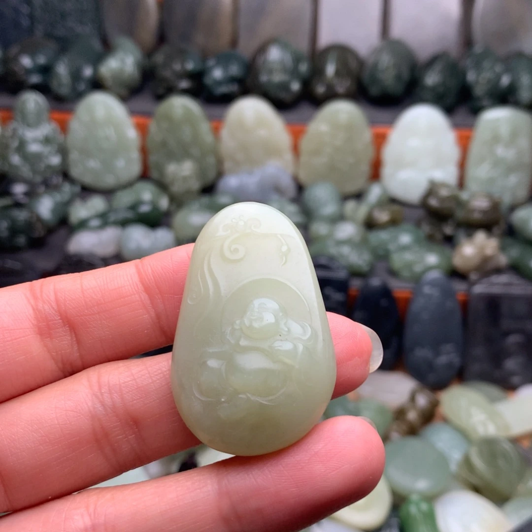 和田玉未镶嵌颈饰挂件132