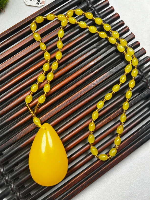 老黄蜡毛衣项链。880667。