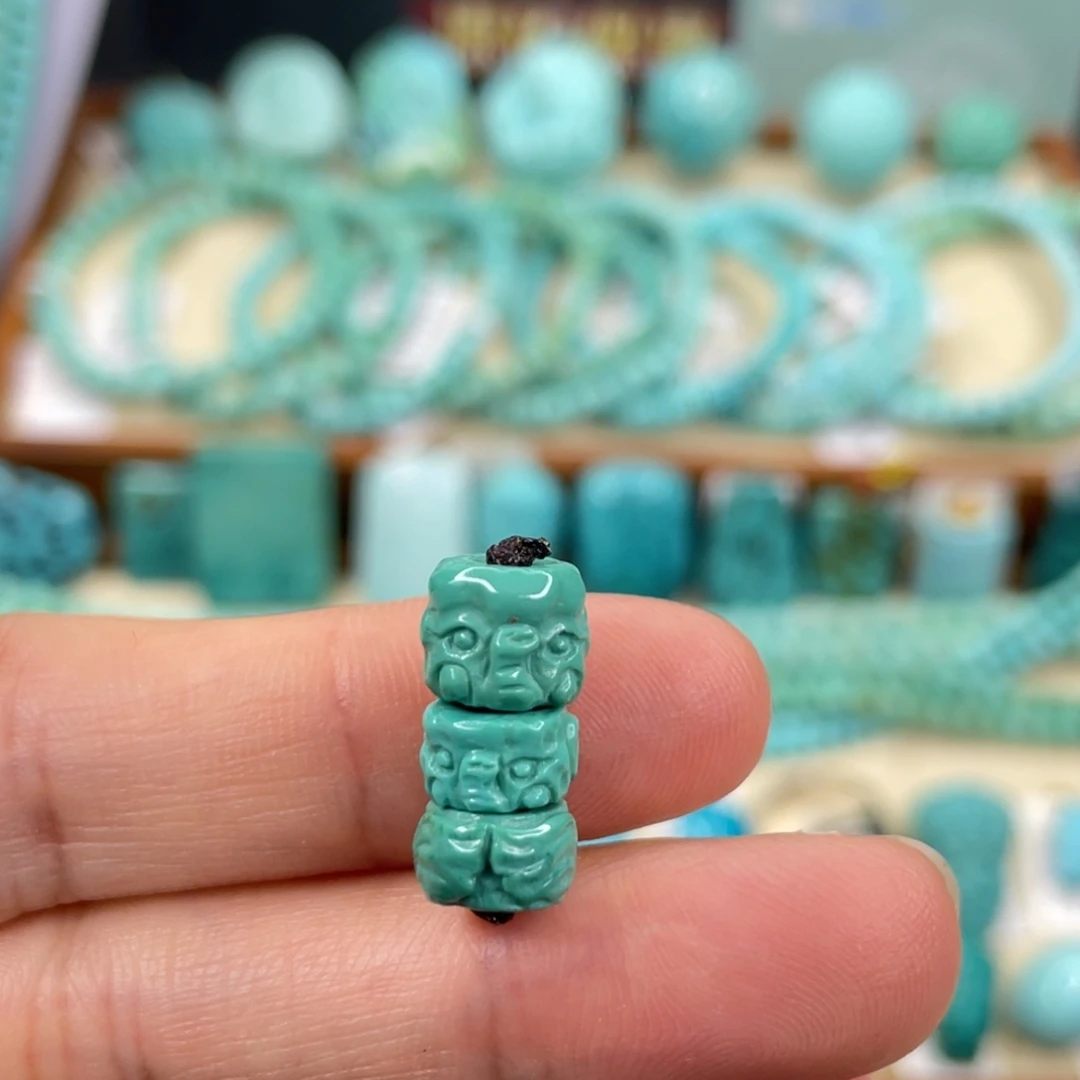 绿松石未镶嵌挂件