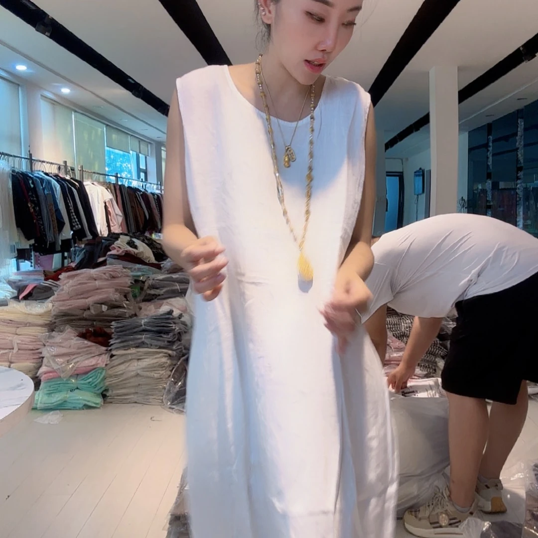 亚麻裙子135斤54676676