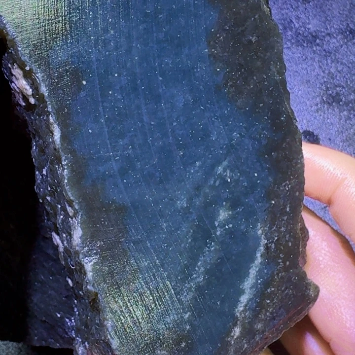 未镶嵌和田玉（糖玉）珠宝半成品