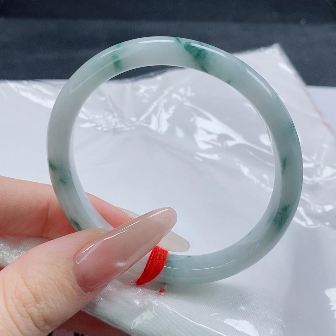 【闪购商品】未镶嵌手镯（贵妃镯）翡翠474号