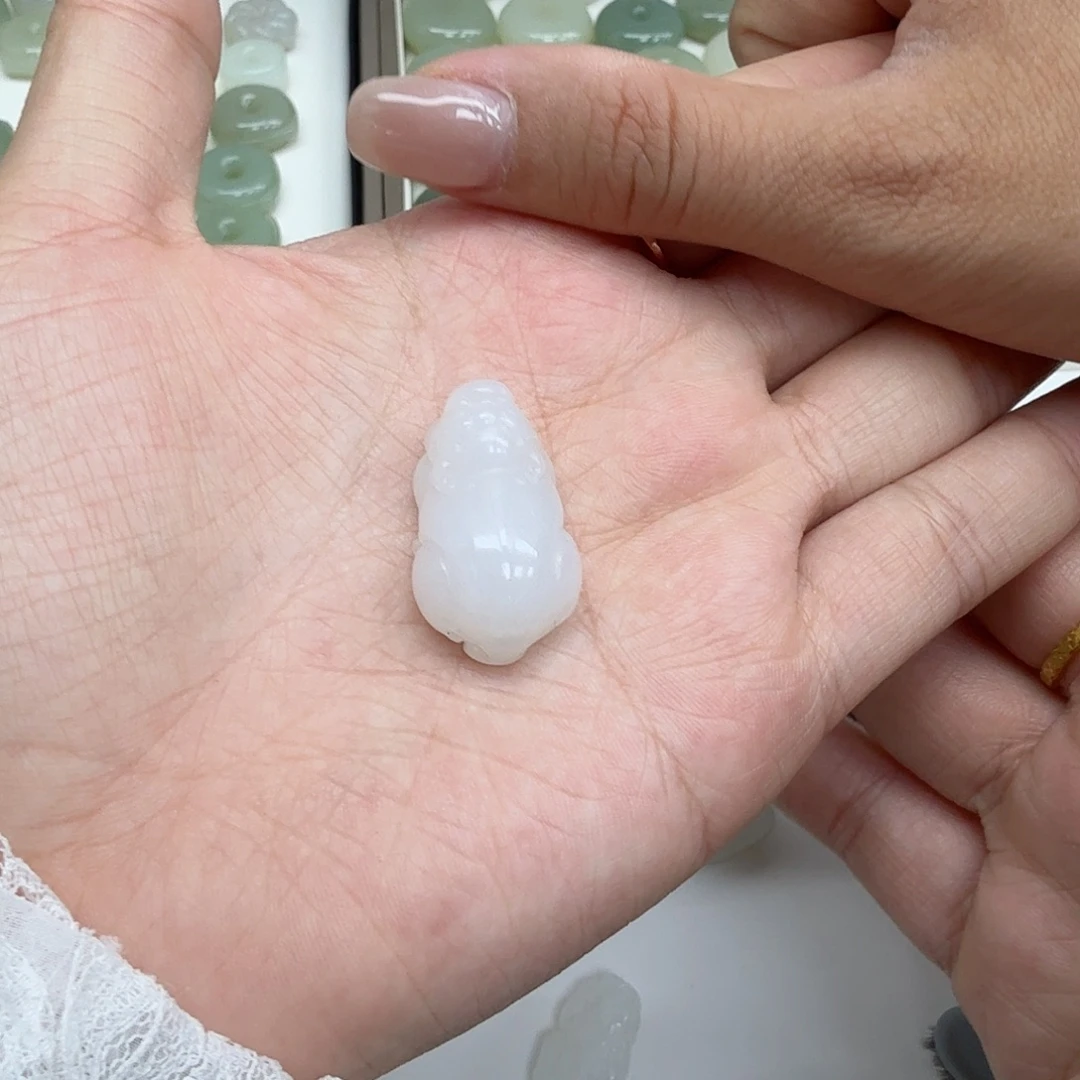 和田玉未镶嵌颈饰买断不退不换