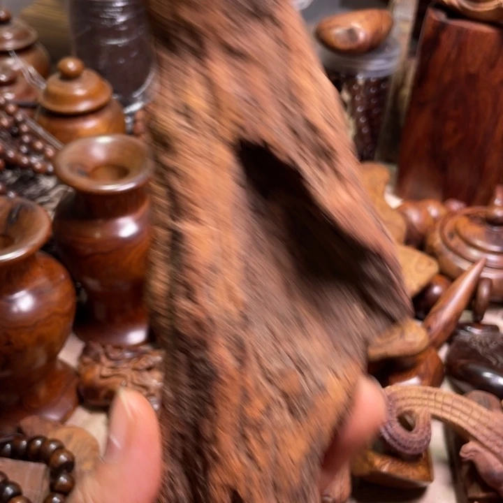 木帝**民海南黄花梨原料手把件