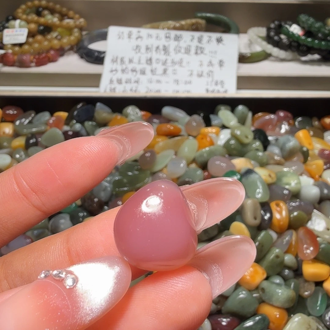 崇***說和田玉未镶嵌珠宝奇石