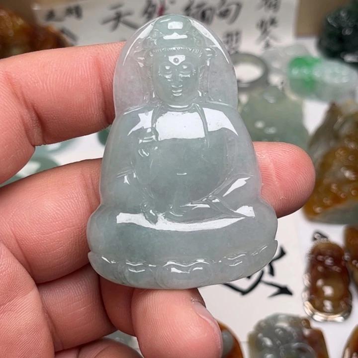 翡翠未镶嵌颈饰素衣观音