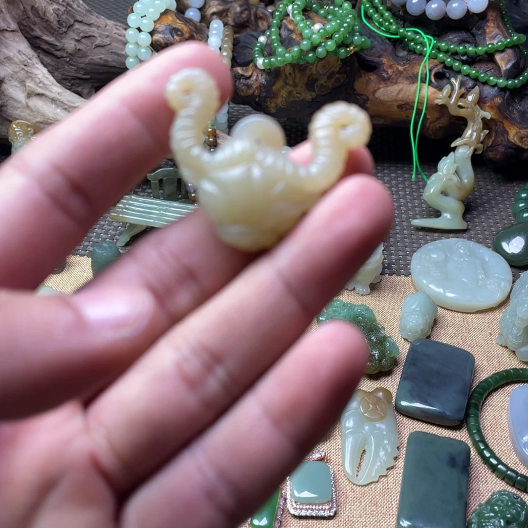 和田玉未镶嵌颈饰