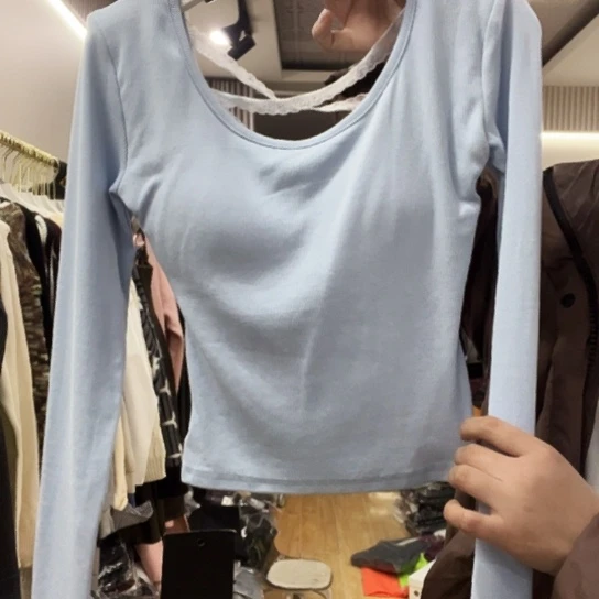 浅蓝色带胸垫辣妹上衣福利