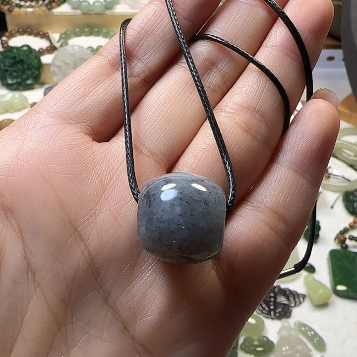 和田玉未镶嵌吊坠(赠链)青花路路通