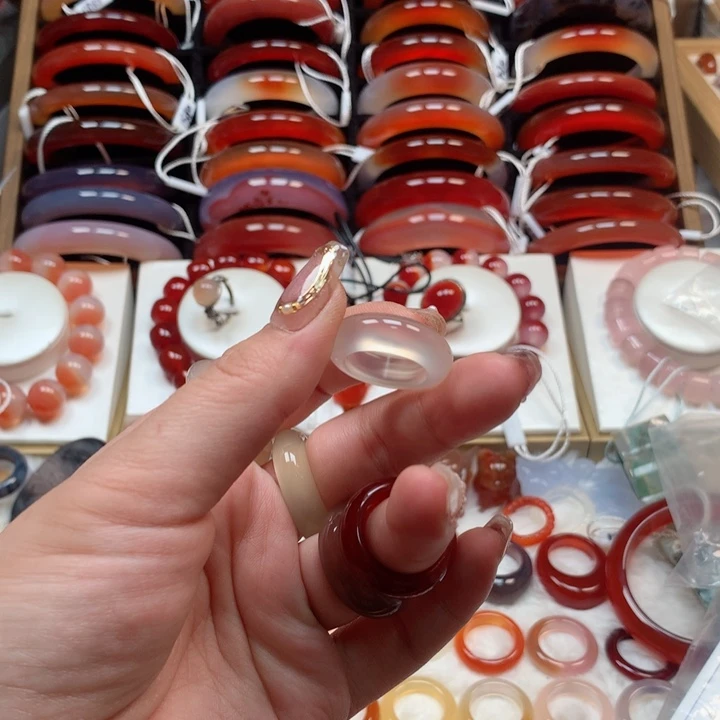 玛瑙/玉髓手镯未镶嵌$***$