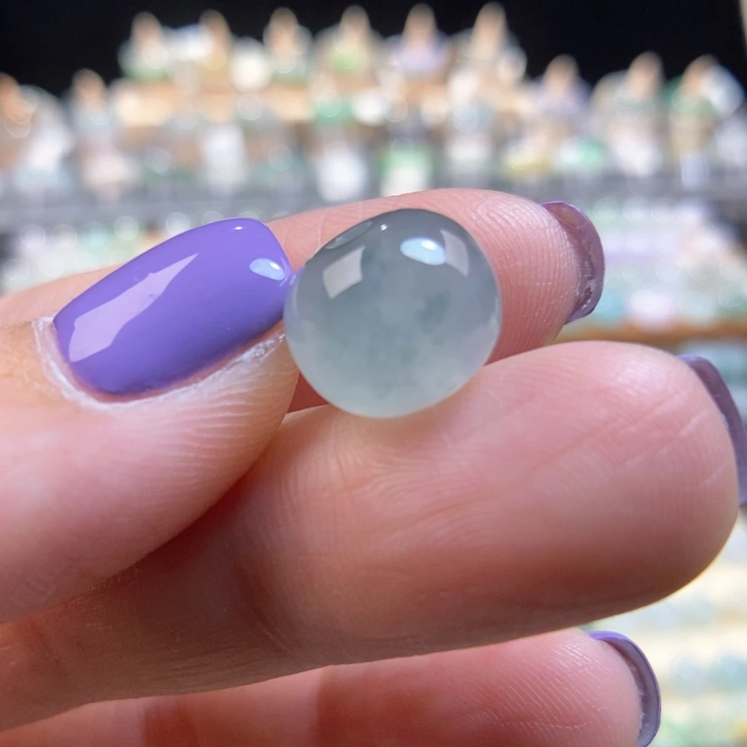 翡翠未镶嵌颈饰飘花鼓珠