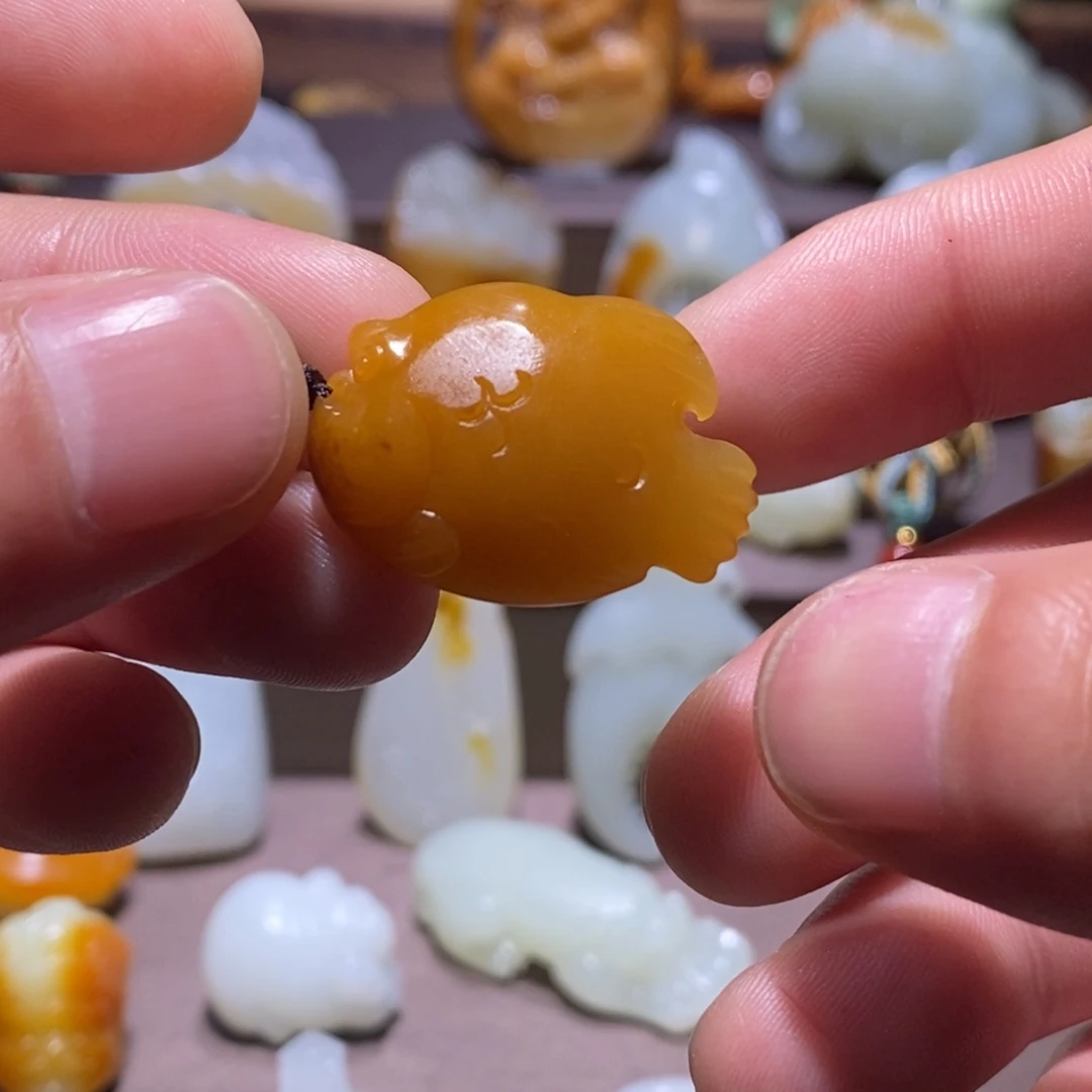 和田玉未镶嵌车挂