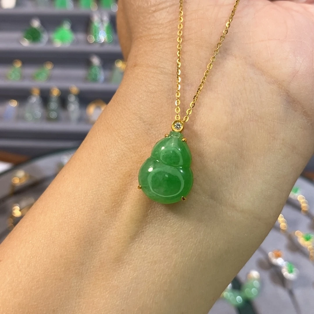 翡翠颈饰18K金镶嵌游*碱