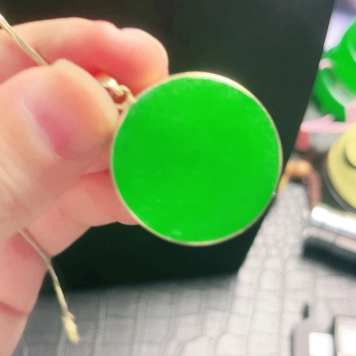 颈饰18K金镶嵌翡翠