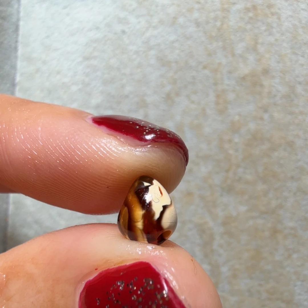 尽***.琥珀未镶嵌裸石专拍