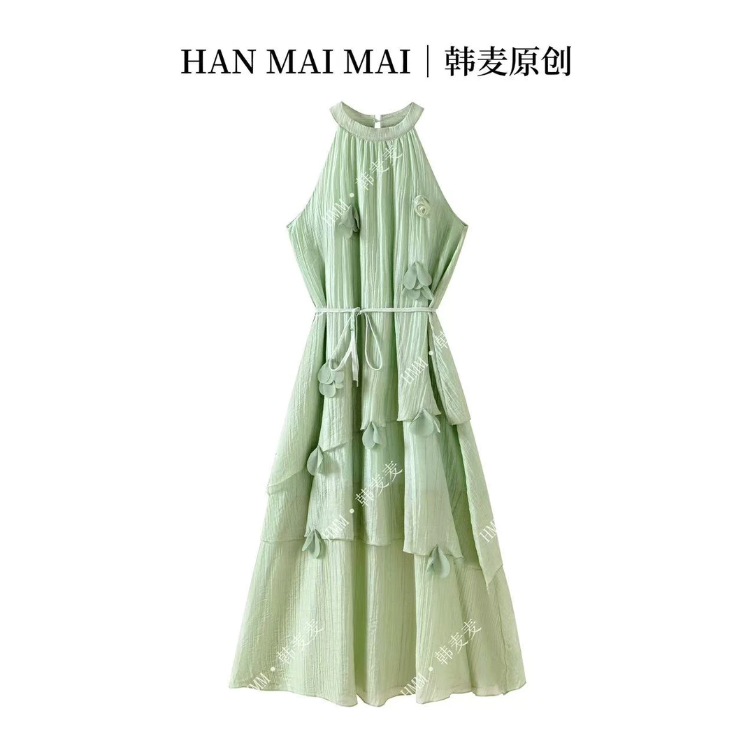 豆绿色挂脖露肩吊带连衣裙女夏独特漂亮巨好看高级感长裙/D157