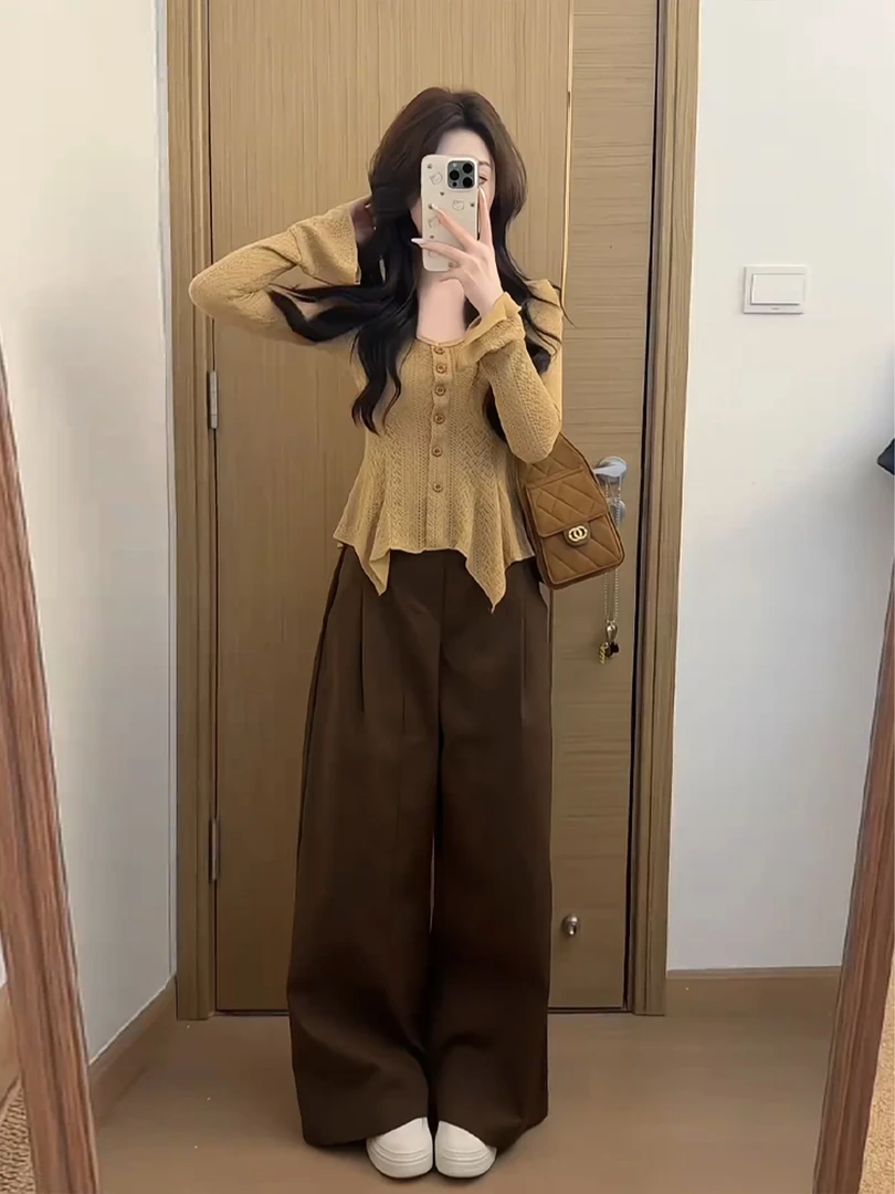 今年流行超火2025茶系穿搭一整套女秋季巨好看的休闲阔腿裤两件套