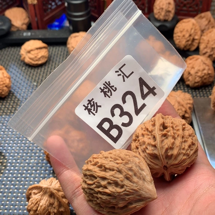吊坠文玩核桃原树鸡心