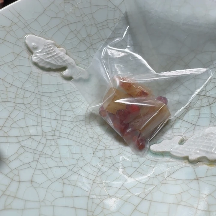 爱***玩瓷片双鱼青瓷开片大碗