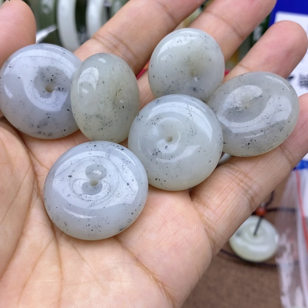 和田玉未镶嵌吊坠(不含链)