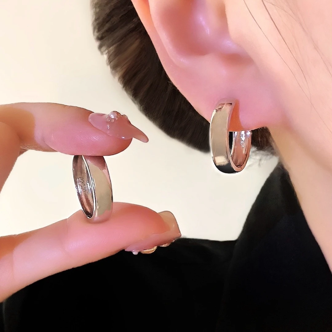 铜合金耳饰 高级感时尚精致百搭气质银色宽条圈圈耳环1338