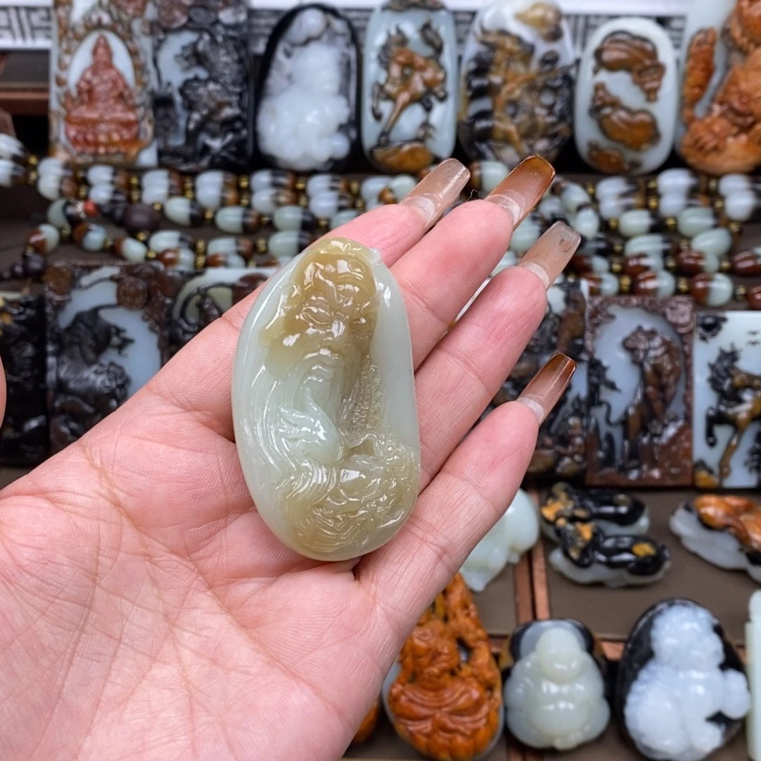 颈饰未镶嵌和田玉