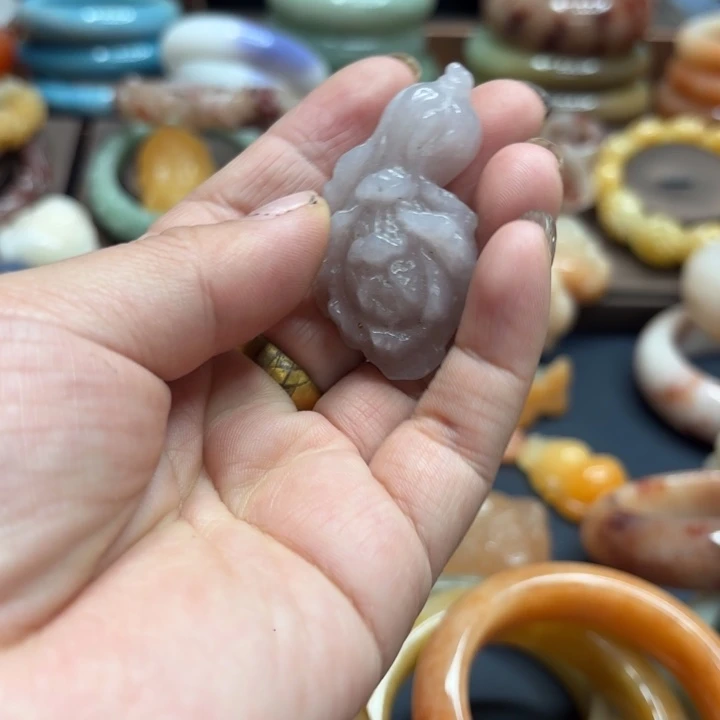 石英岩玉合金颈饰