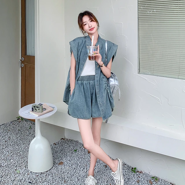 薄款牛仔套装2024新款女夏季设计感衬衫上衣短裤酷盐系炸街两件套