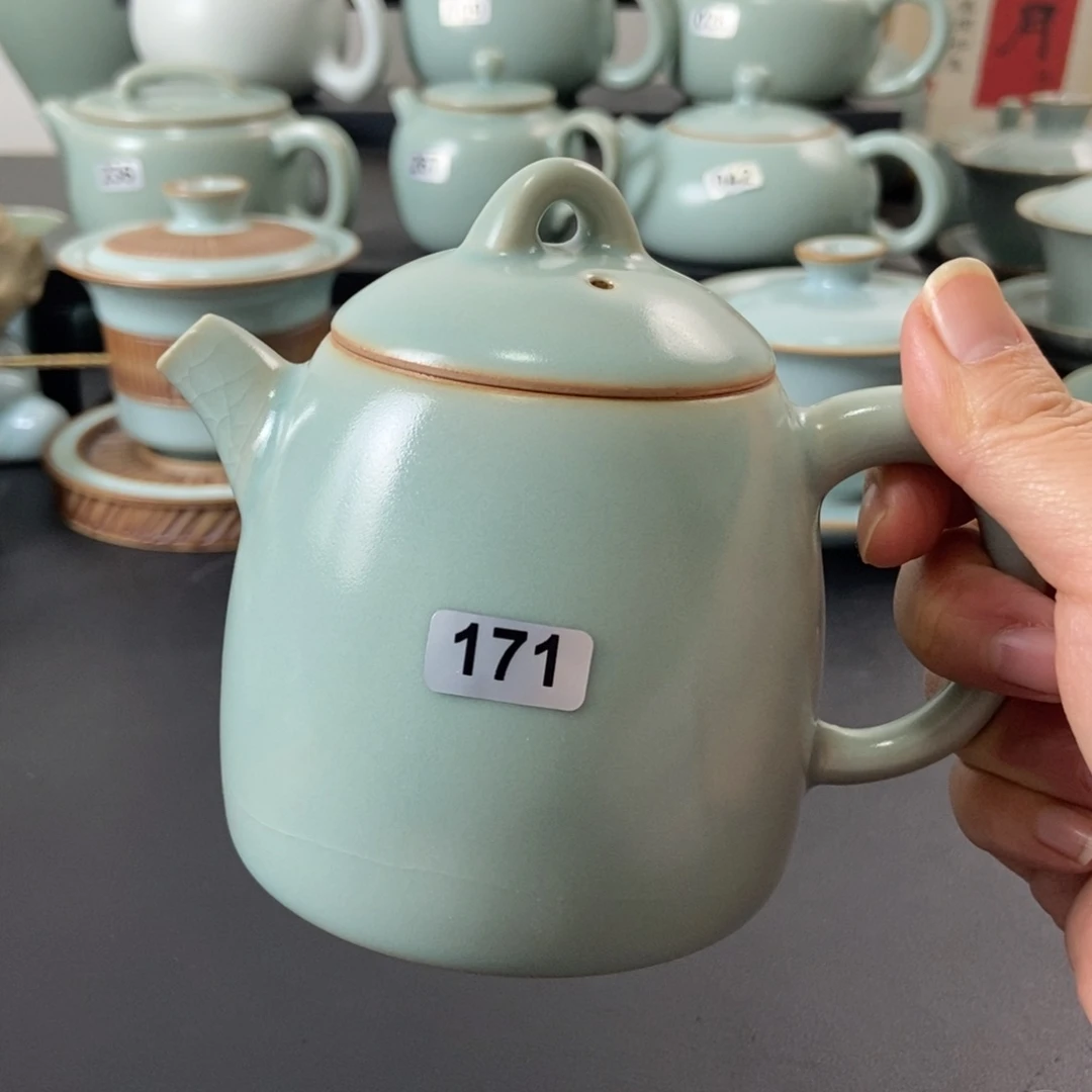 仿古釉水秦权壶微瑕