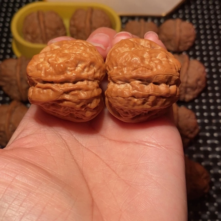 把件文玩核桃四开一线天八腿