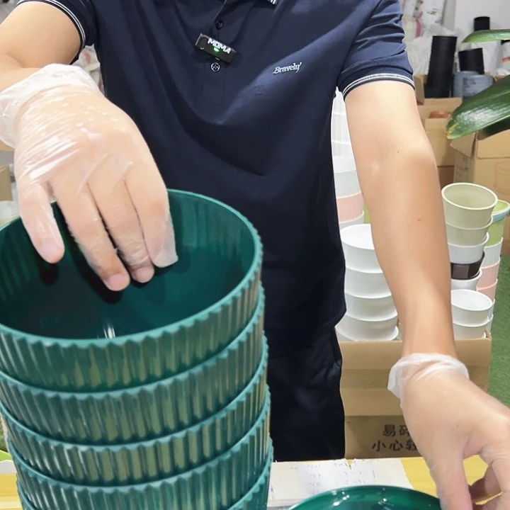 S170口17高15墨绿带托5只