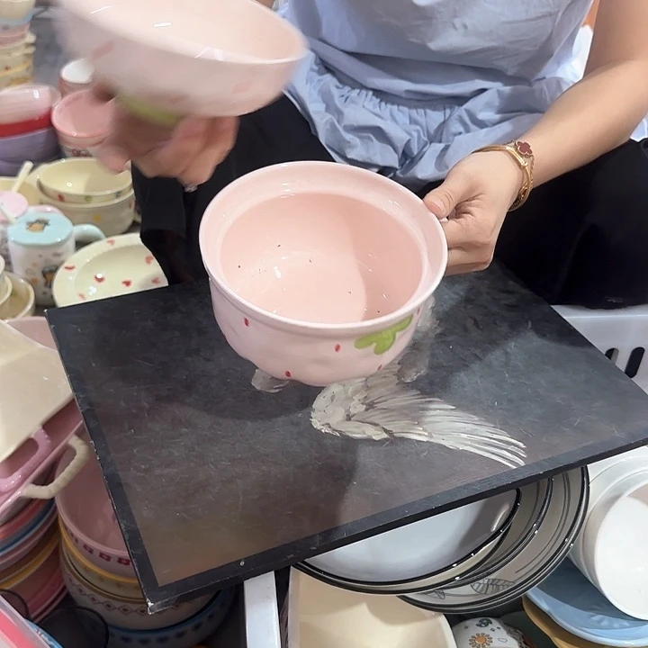 瓷片草莓泡面碗带盖子