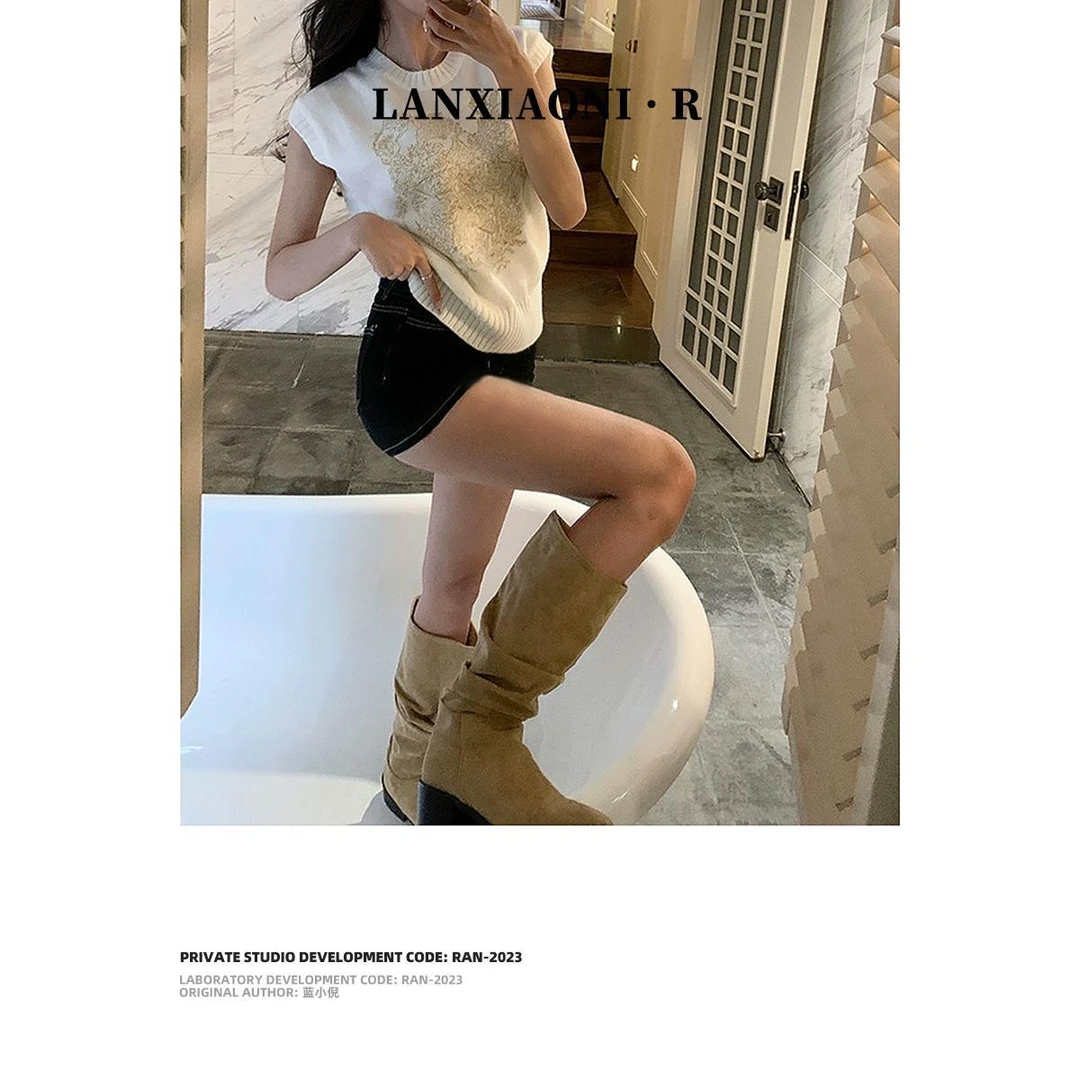 蓝小倪~骑士靴女2025新款复古棕色堆堆靴粗跟长筒靴高筒褶皱长靴