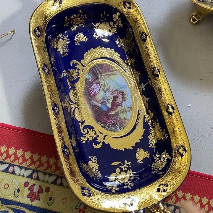 瓷片瑕疵………………………………