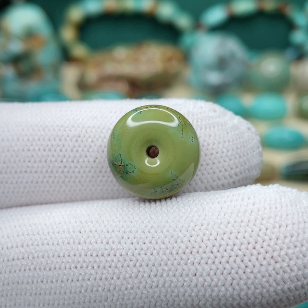 未镶嵌绿松石颈饰