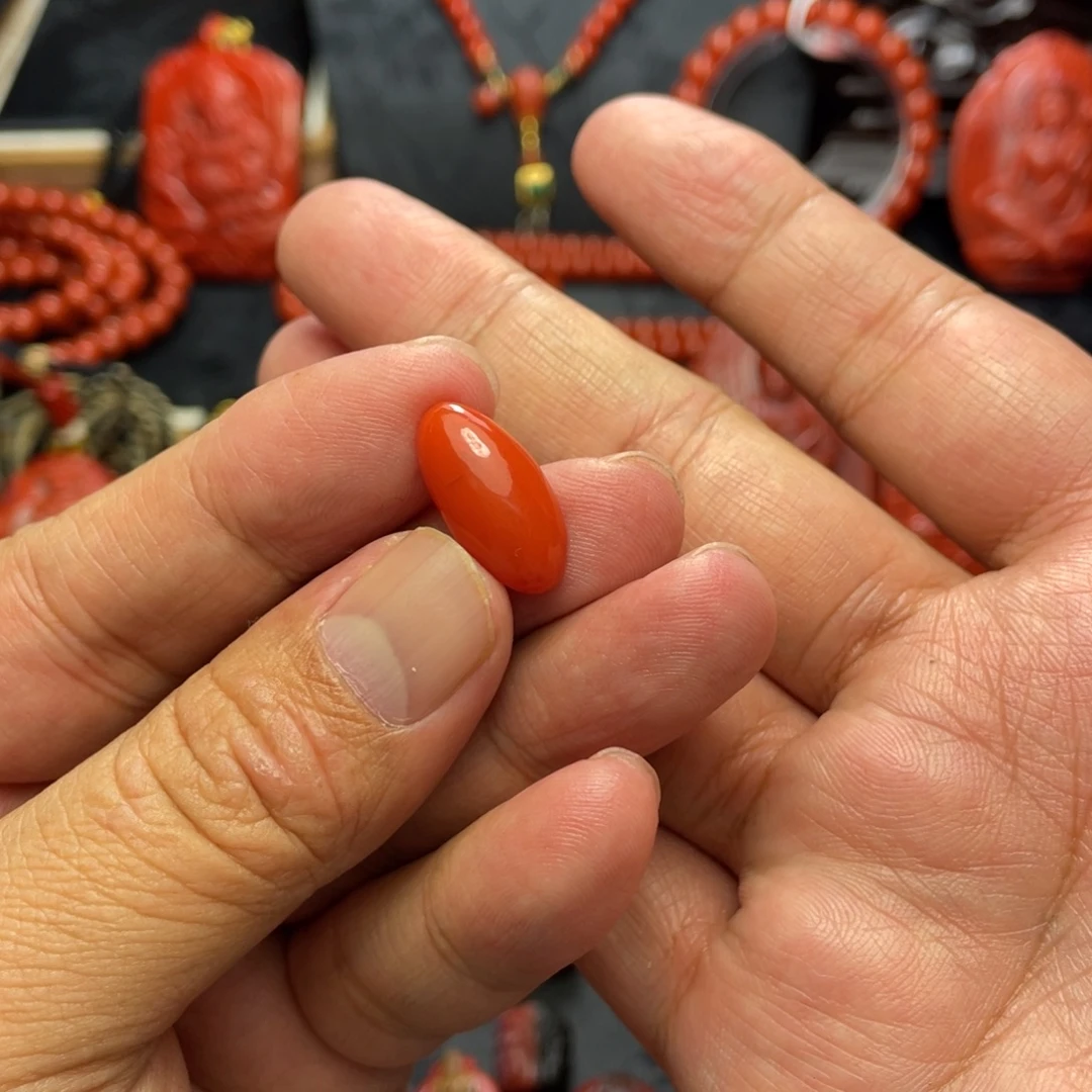 邓***岁南红玛瑙未镶嵌颈饰