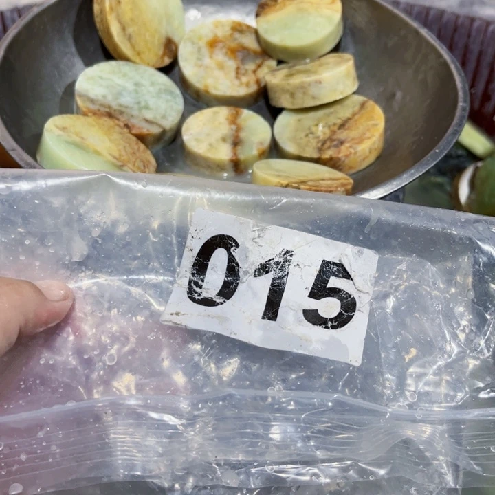 蛇纹石玉未镶嵌岫玉