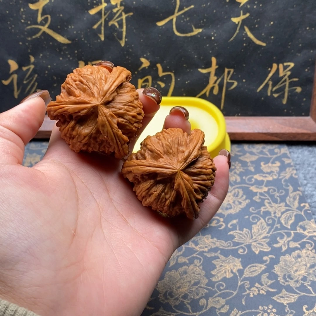 吊坠文玩核桃C****g白狮子