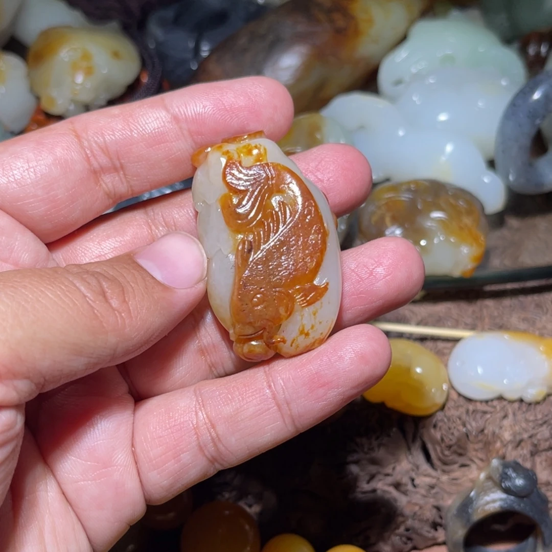 和田玉未镶嵌车挂