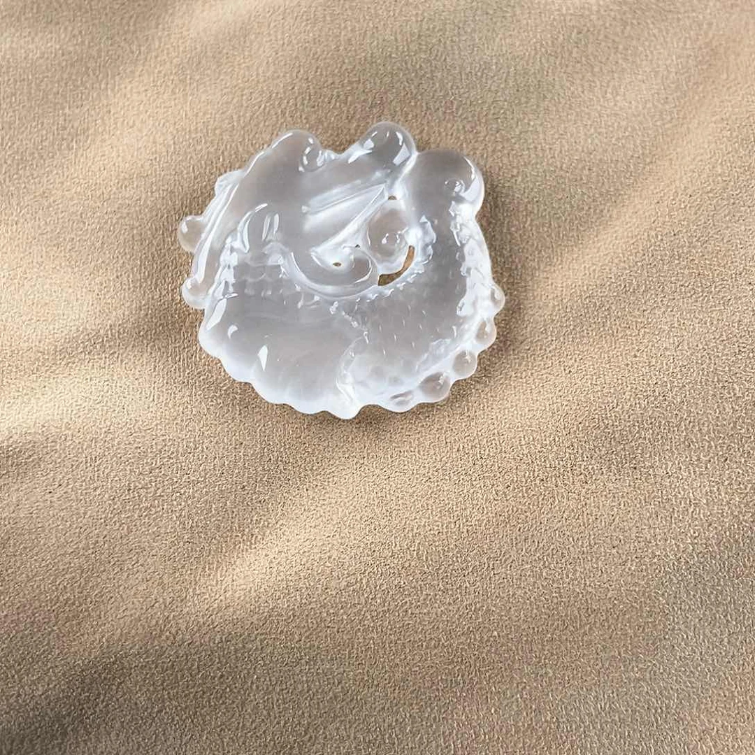 石英质玉未镶嵌颈饰