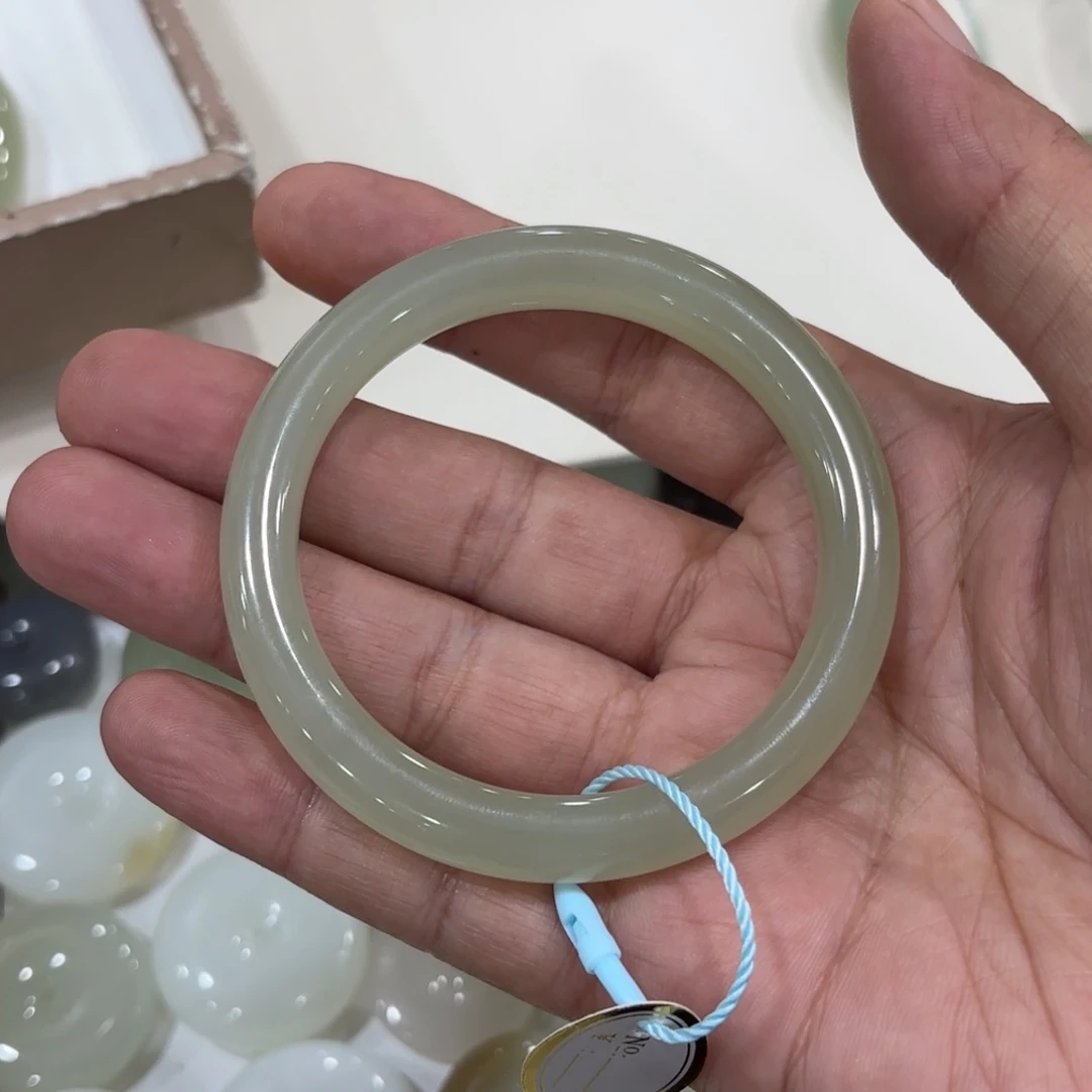 未镶嵌手镯和田玉54.4圈口