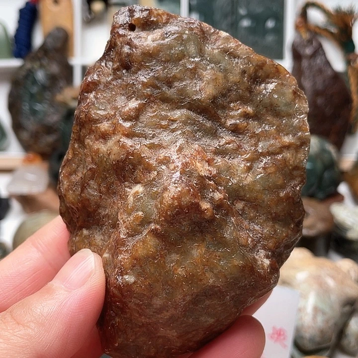 未镶嵌岫岩河磨玉（透闪石质玉）把件